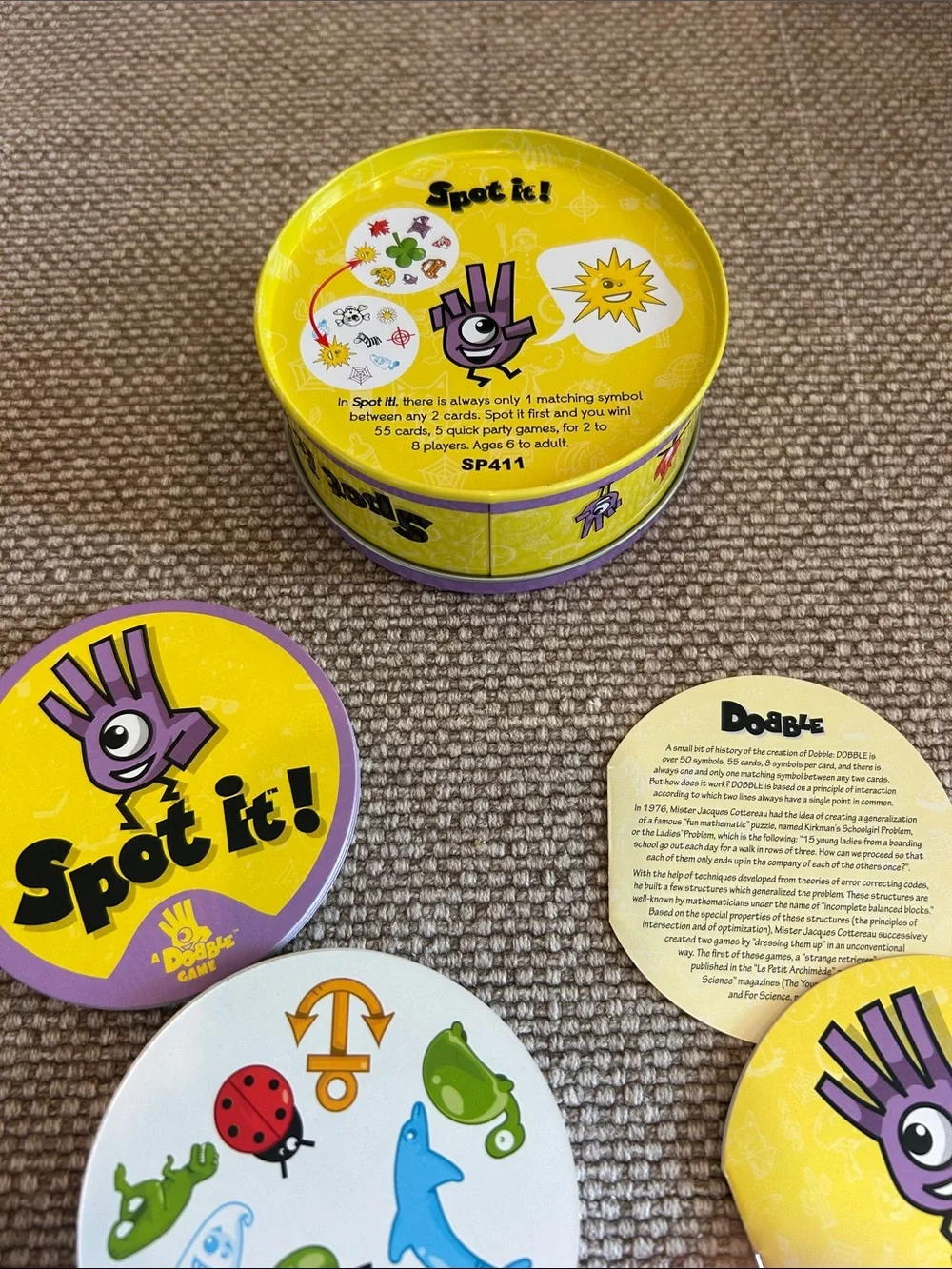 Spot it! Compact Card Game - Yellow & Purple